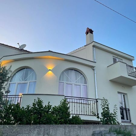 Appartamento Anic House Zara Esterno foto