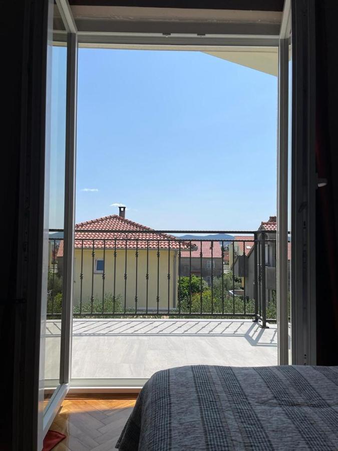 Appartamento Anic House Zara Esterno foto