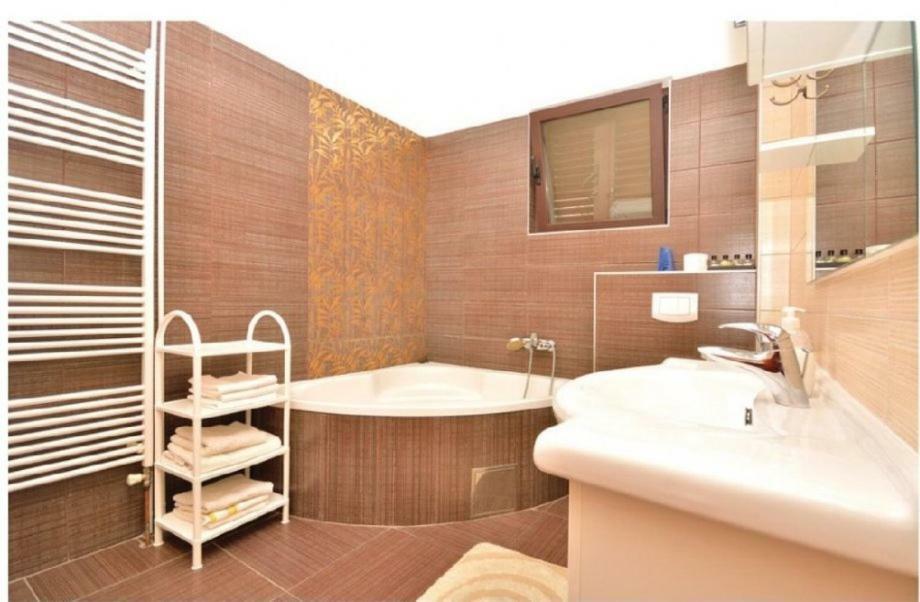 Appartamento Anic House Zara Esterno foto